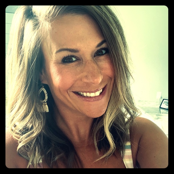 Meet Your Posher - Picture 1 of 1